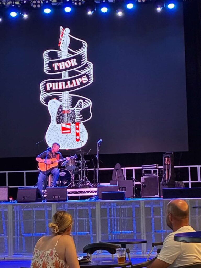 Thor Phillips Amazing Stage Presence